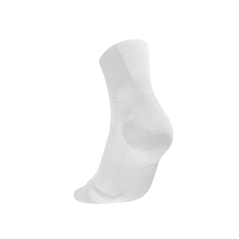 Bauerfeind Run Ultralight mid cut running sock worn on the foot, angled front view